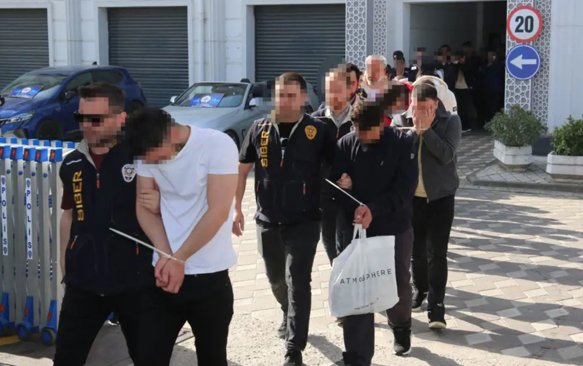 Oto kiralama sitelerini taklit ediyorlardı! O çete çökertildi